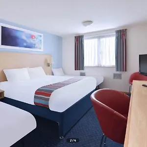 Travelodge Airport 3* Абердин